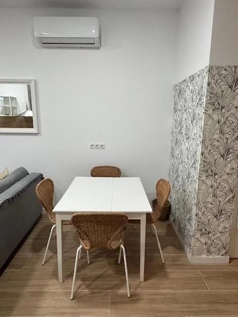 Estudio El Torcal II Malaga 0*,